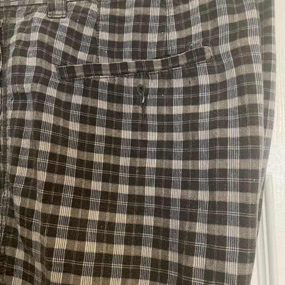 Men’s Tommy Bahama Shorts. Waist size is 34” Multi Colored pattern. - Picture 2 of 9